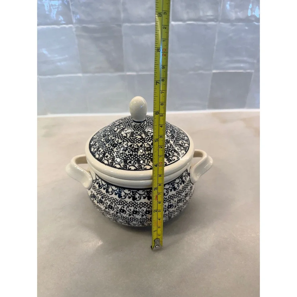 Authentic Polish Pottery Boleslawiec Covered Soup Tureen Baker Black Lace Vines